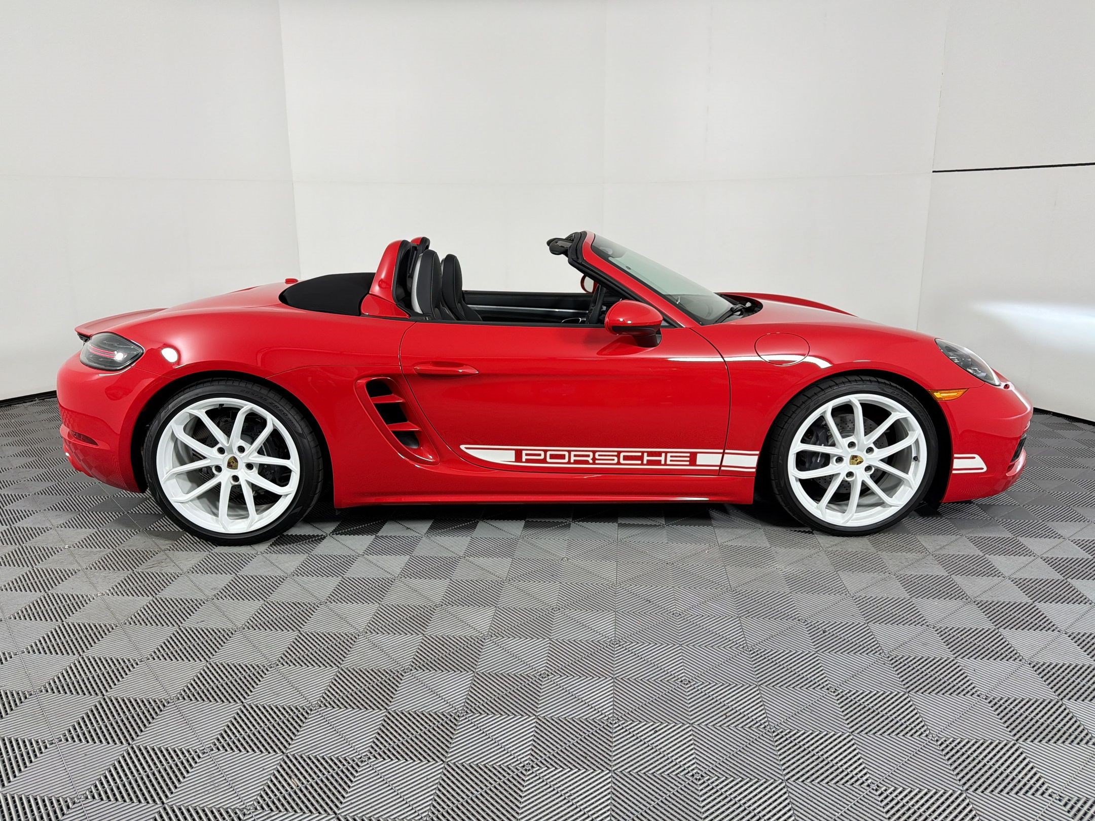 New 2025 Porsche 718 Boxster RWD image 8