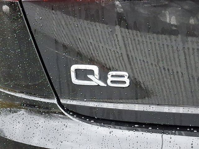 Used 2023 Audi Q8 Prestige w/ Prestige Package image 31