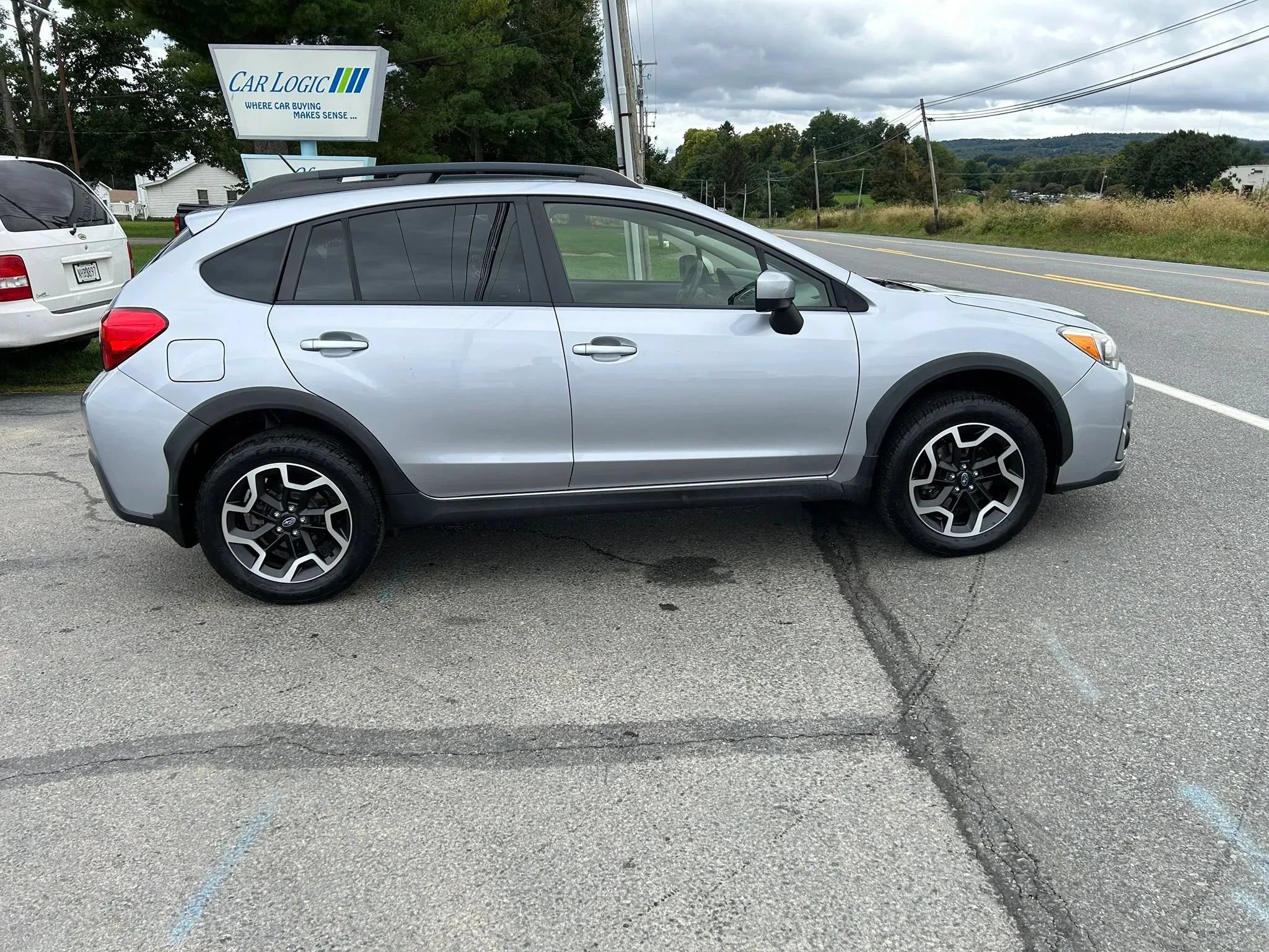 Used 2017 Subaru Crosstrek 2.0i Premium AWD/4WD image 10