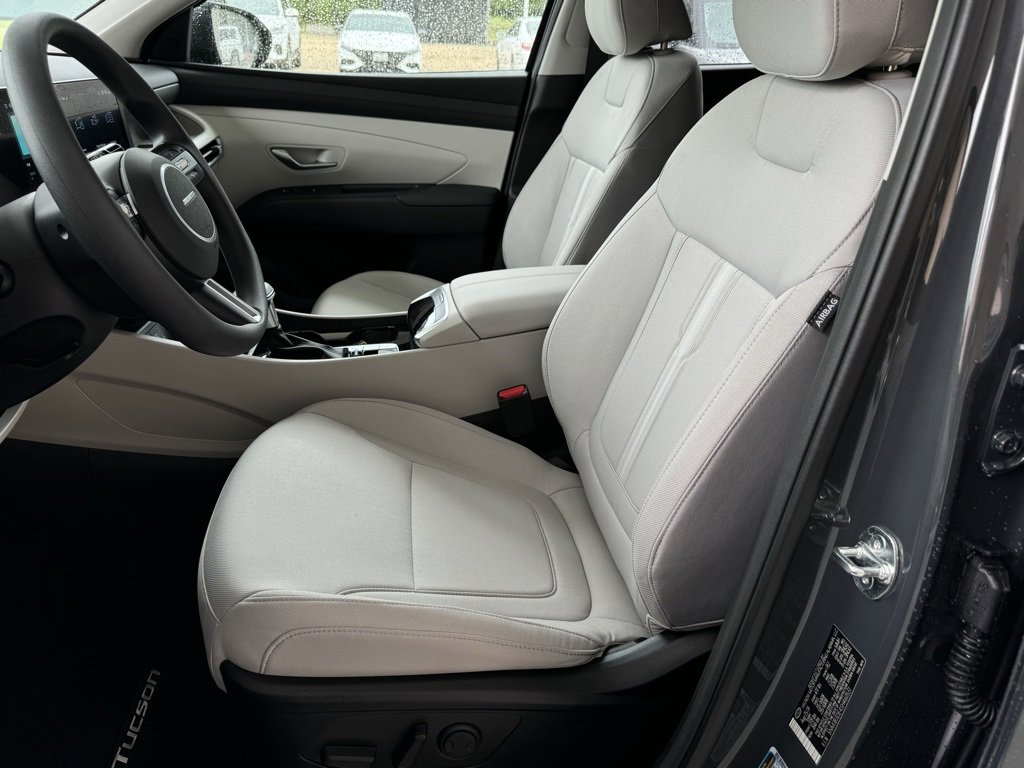 Certified 2025 Hyundai Tucson SEL image 9
