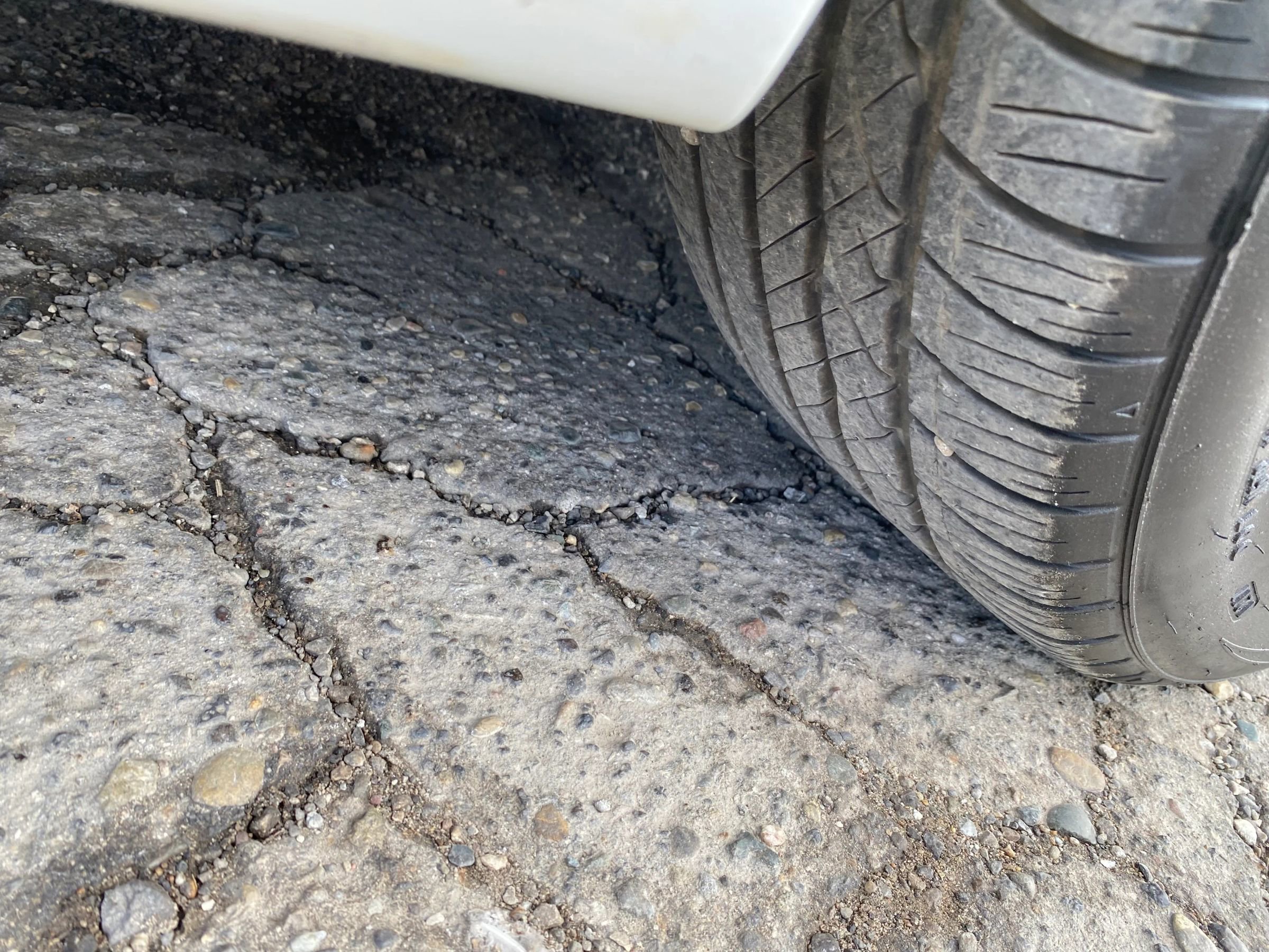 Used 2018 Nissan Sentra SR w/ SR Midnight Edition Package image 32