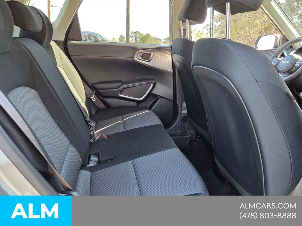 Used 2025 Kia Soul LX w/ LX Technology Package image 15