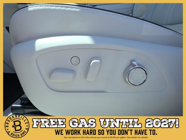 New 2027 Buick Enclave Avenir w/ LPO, Floor Liner Package FWD image 19