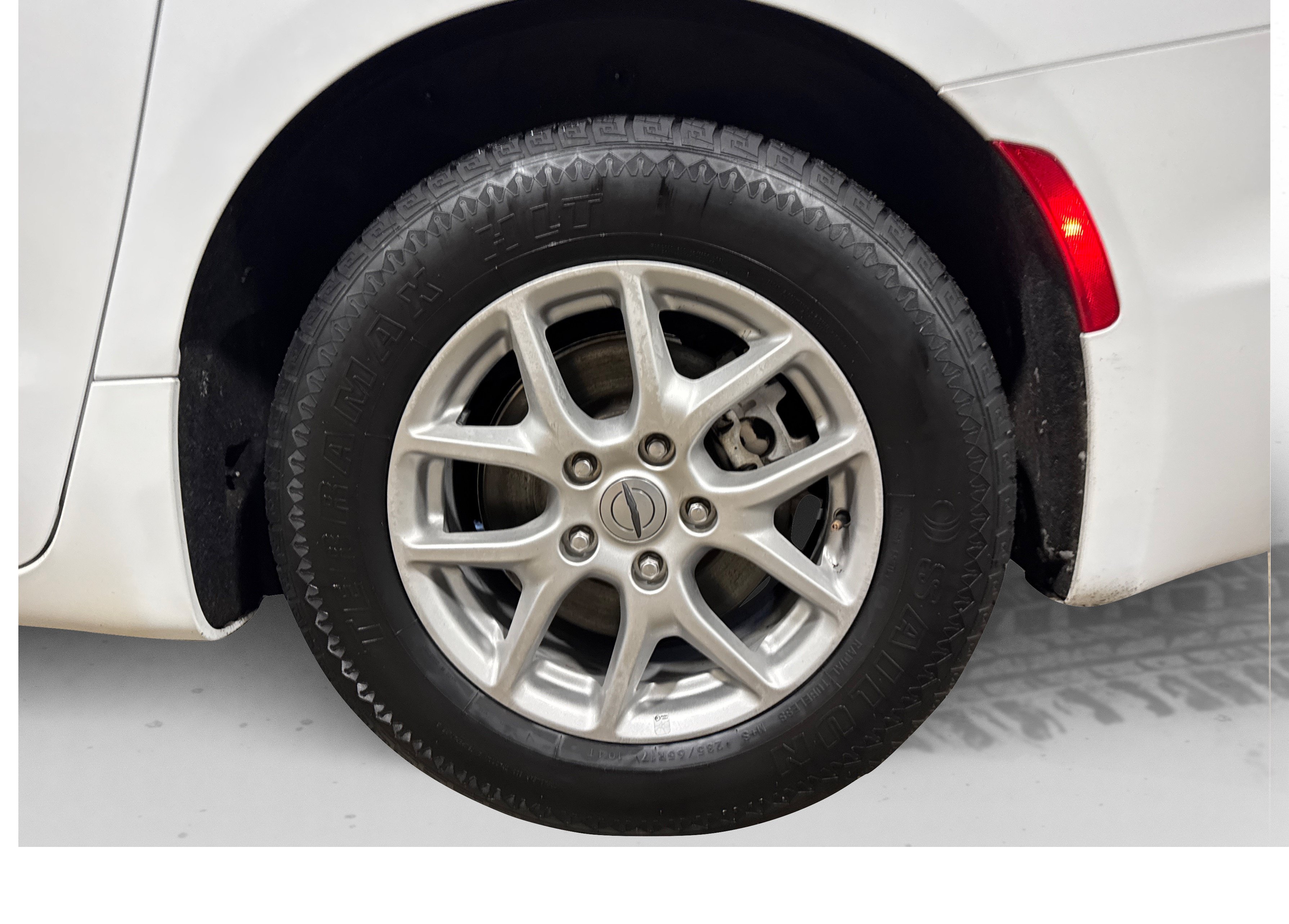 Used 2024 Chrysler Pacifica Touring-L FWD image 51
