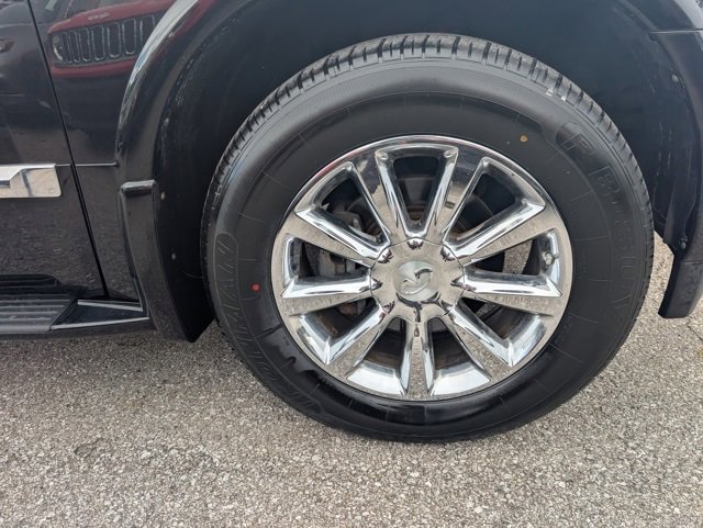 Used 2010 INFINITI QX56 4WD image 24