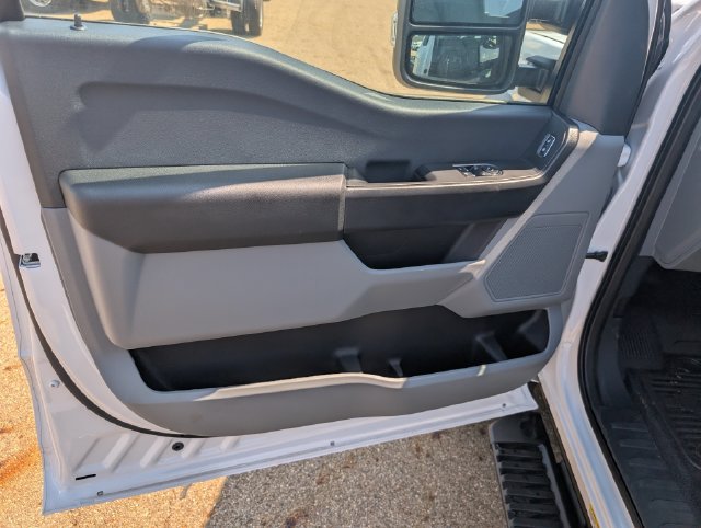 New 2026 Ford F550 4x4 Regular Cab Super Duty image 11