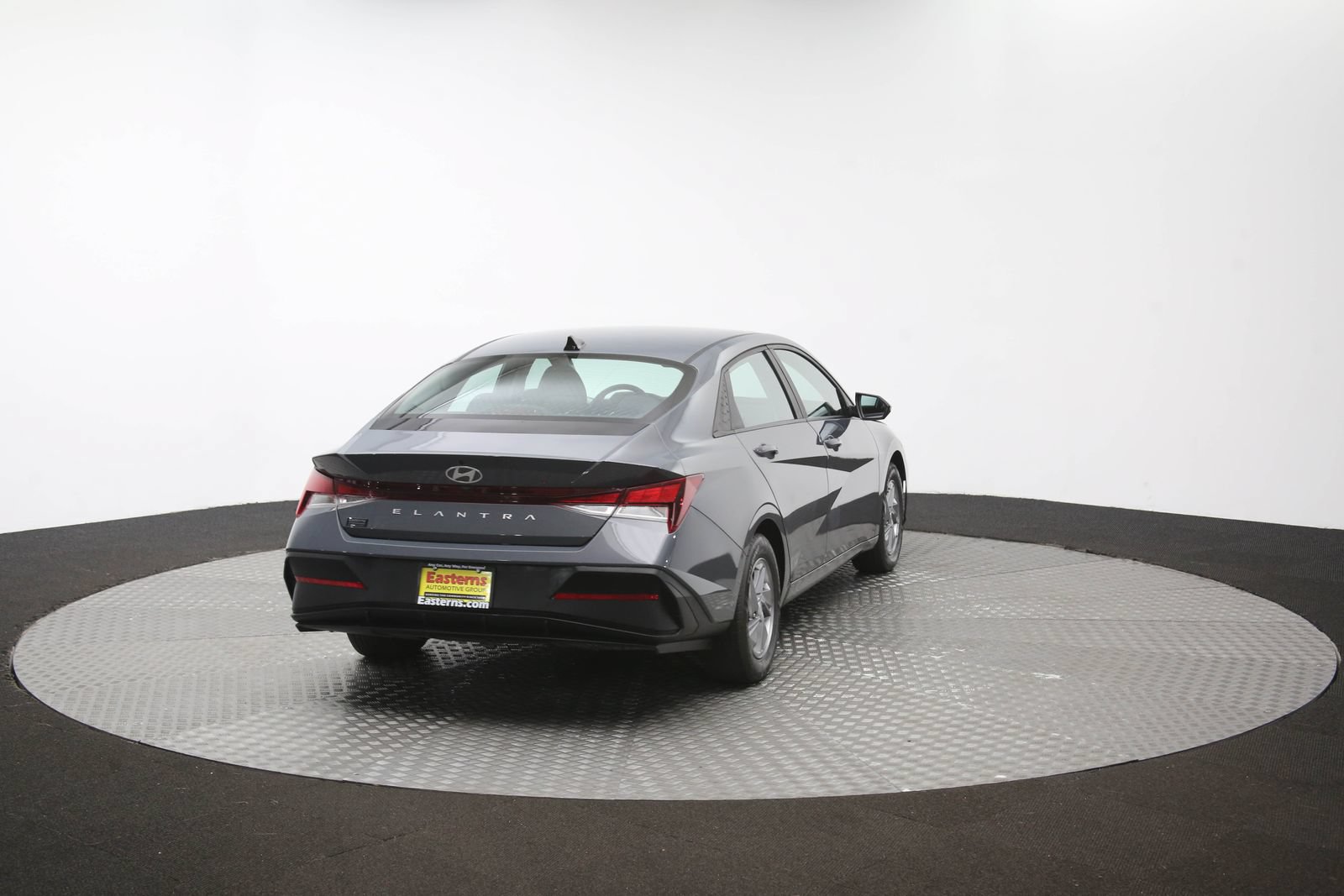 Used 2024 Hyundai Elantra SE FWD image 37