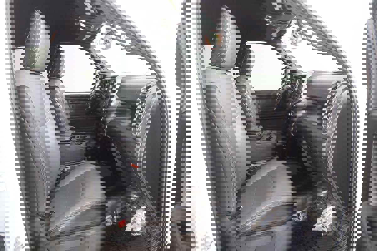 Used 2023 RAM 3500 Tradesman w/ Chrome Appearance Group image 11