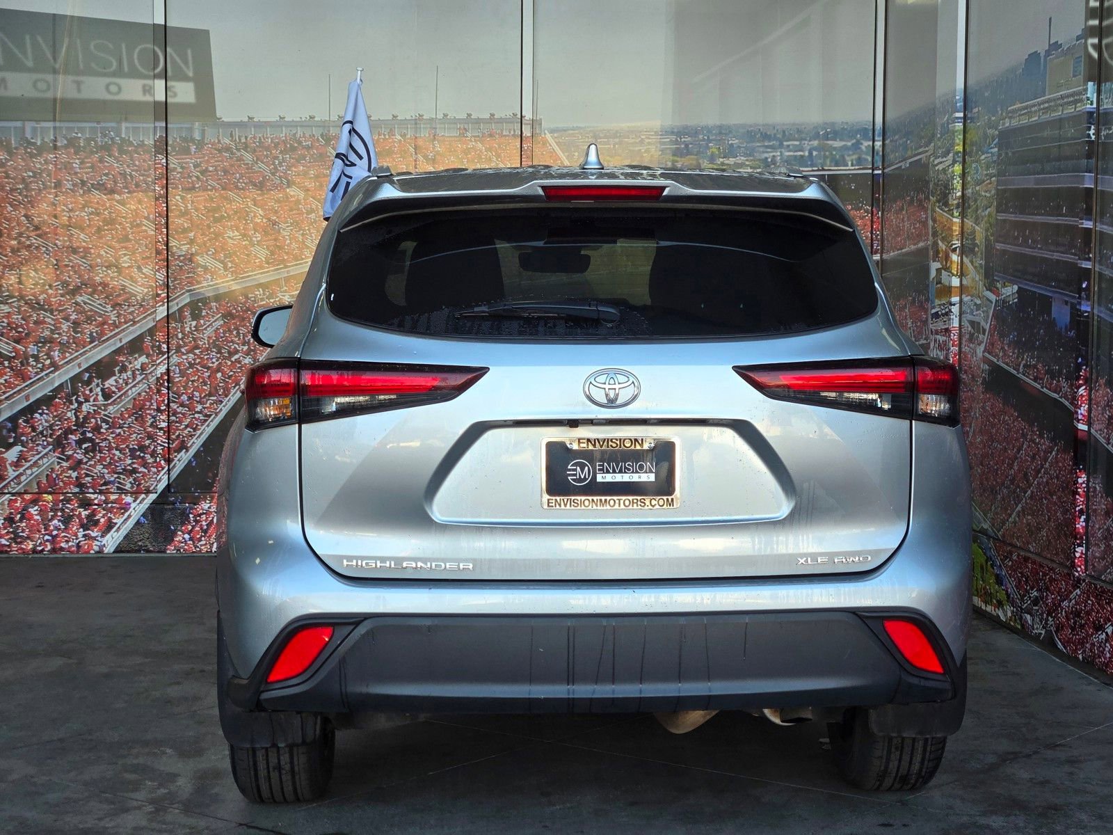 Certified 2024 Toyota Highlander XLE image 6