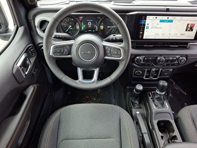 Used 2025 Jeep Wrangler Unlimited Sahara w/ Safety Group image 11