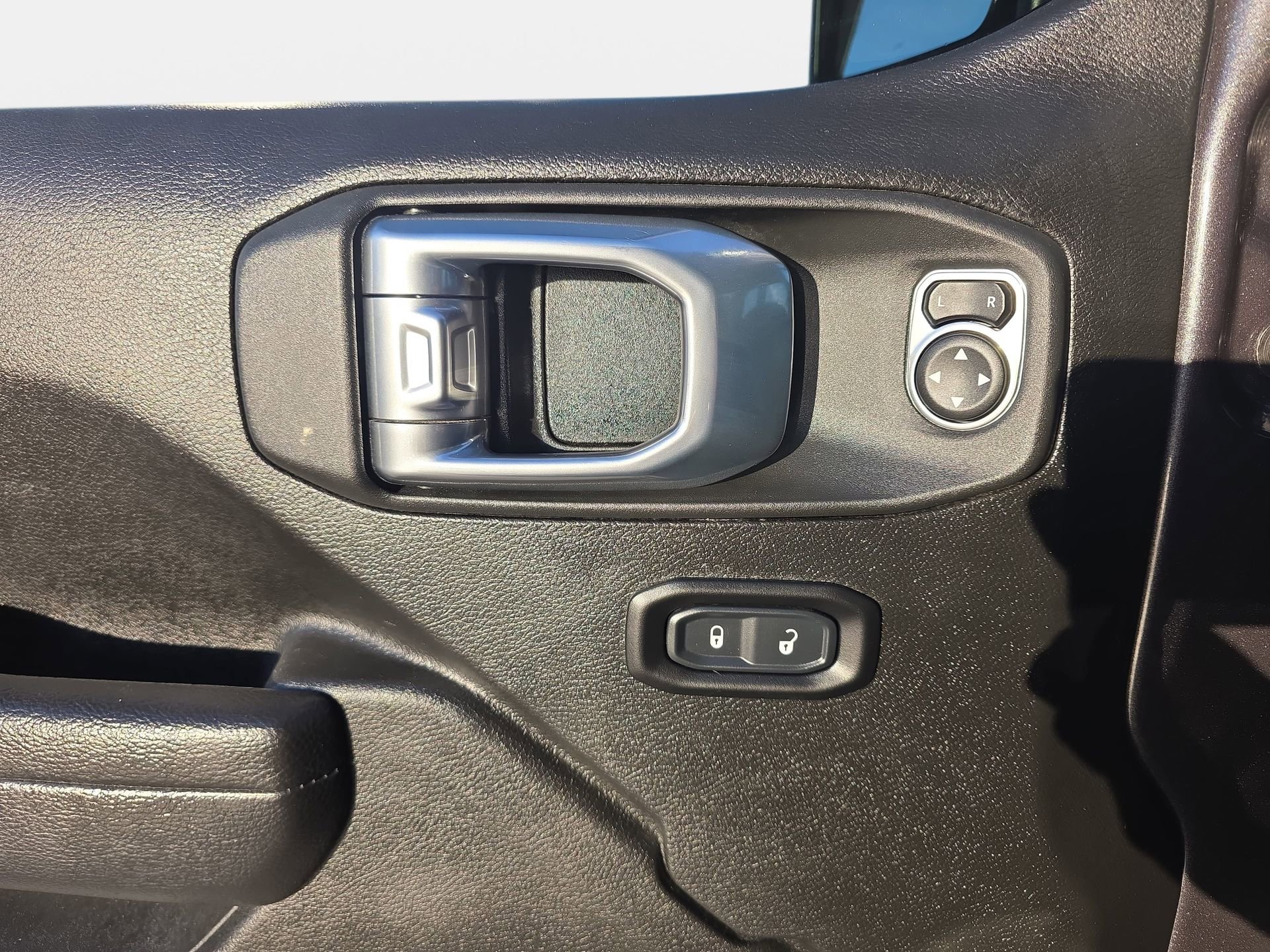 Used 2022 Jeep Gladiator Sport AWD/4WD image 27