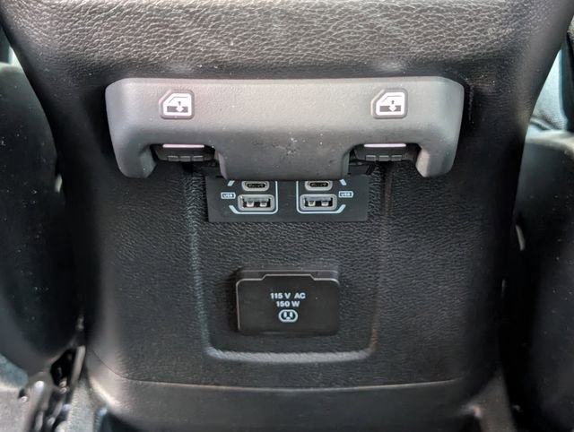 Used 2025 Jeep Wrangler Unlimited Sahara AWD/4WD image 27
