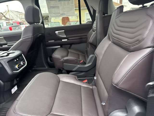 New 2025 Ford Expedition Max Platinum w/ Platinum Ultimate Package AWD/4WD image 13