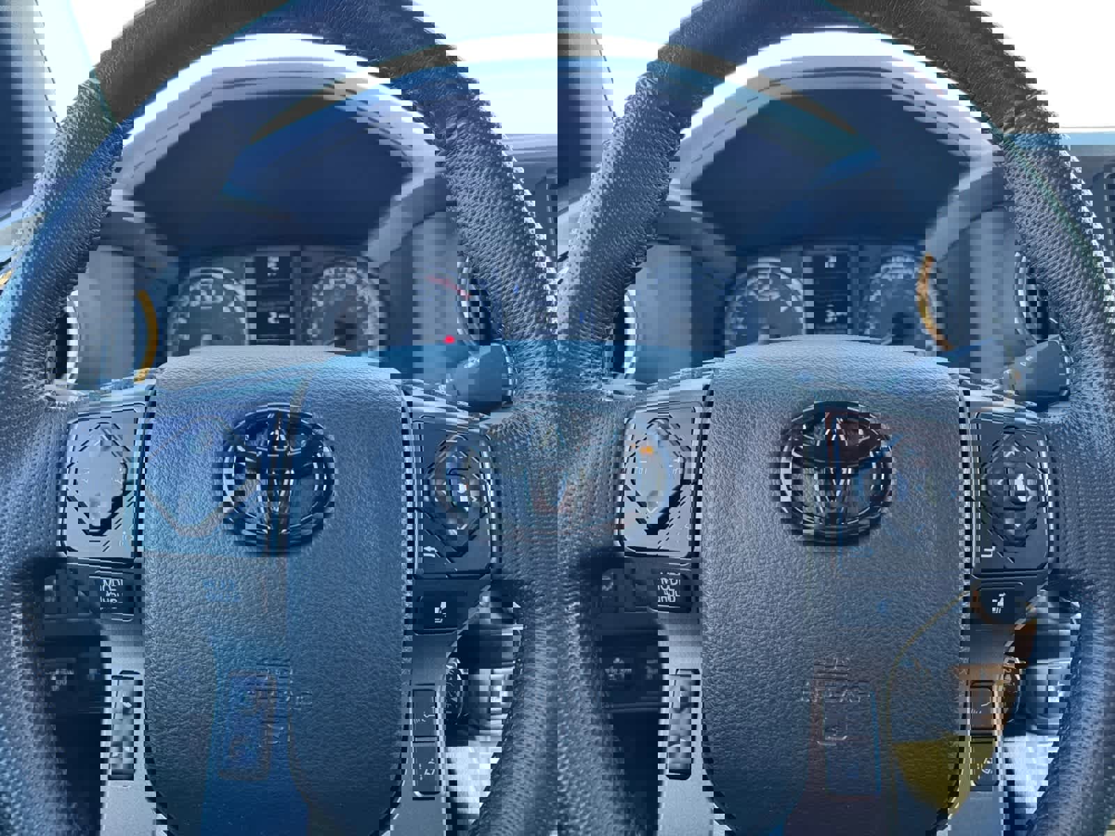 Used 2023 Toyota Tacoma TRD Off-Road w/ Advanced Technology Package image 16