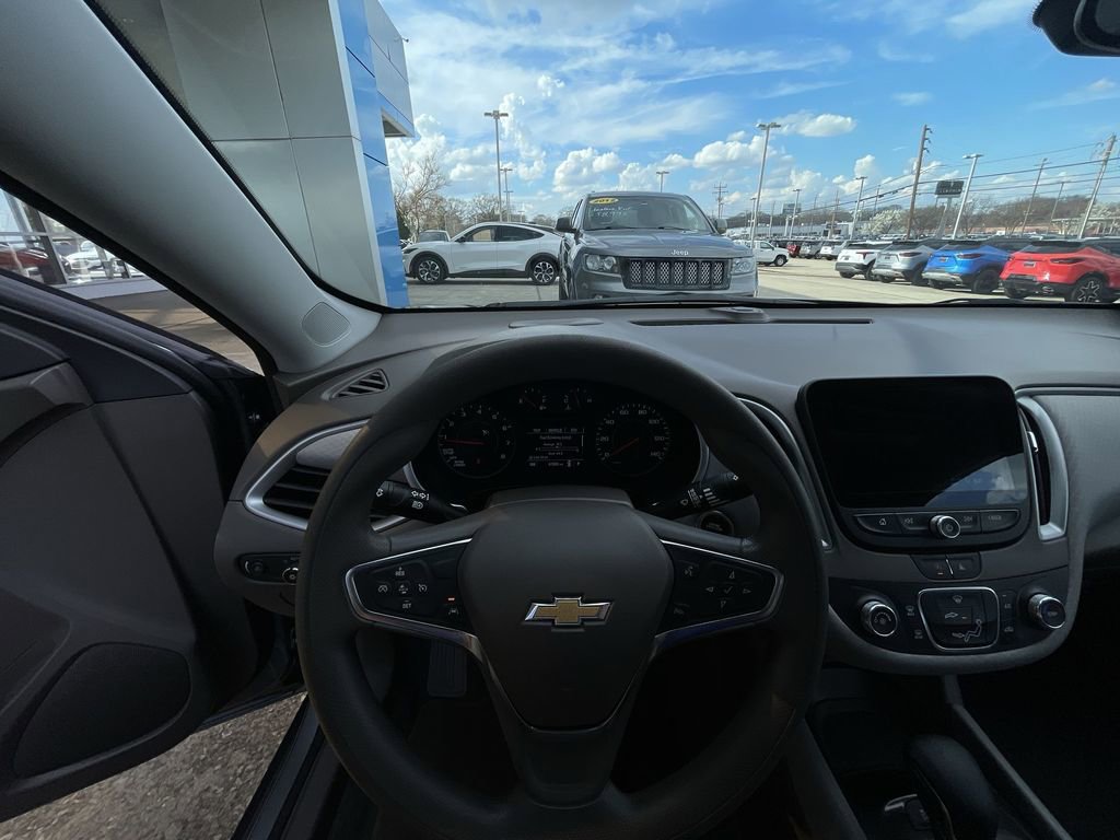Used 2024 Chevrolet Malibu LS FWD image 10