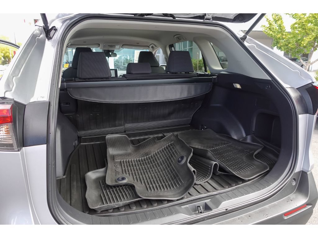 Certified 2023 Toyota RAV4 LE AWD/4WD image 21