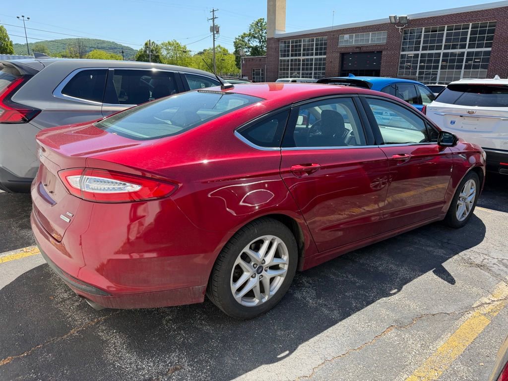 Used 2013 Ford Fusion SE FWD image 4