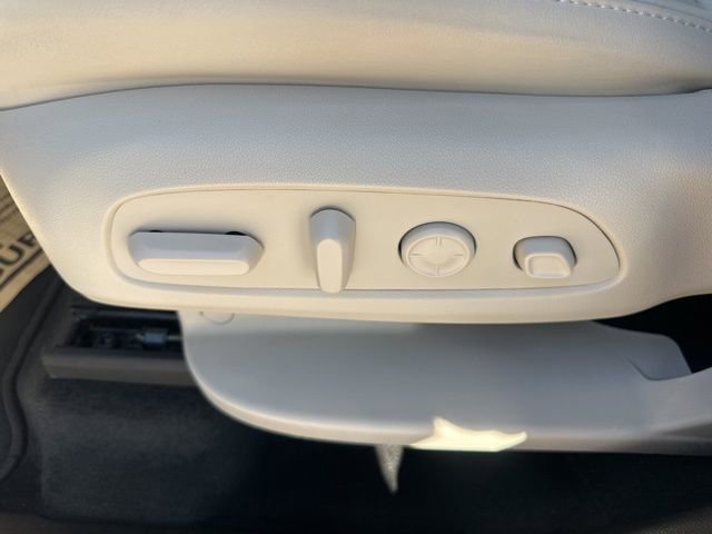 Used 2024 Buick Enclave Avenir w/ Avenir Technology Package image 15