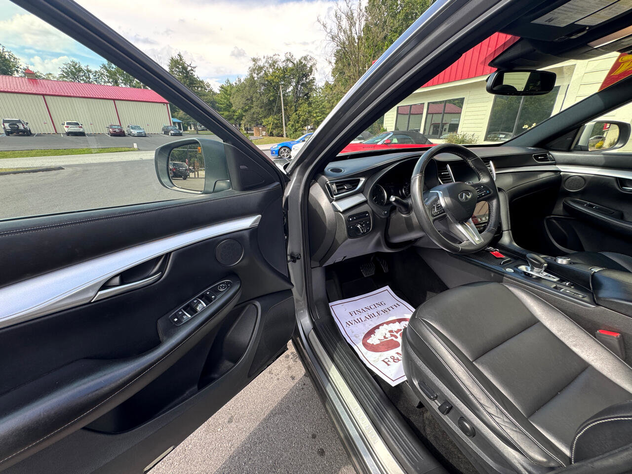 Used 2021 INFINITI QX50 Luxe w/ Appearance Package image 10