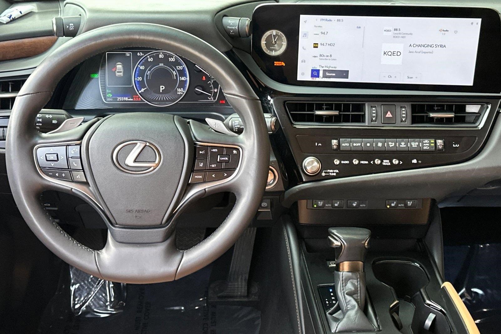 Used 2024 Lexus ES 300h w/ Premium Package image 28