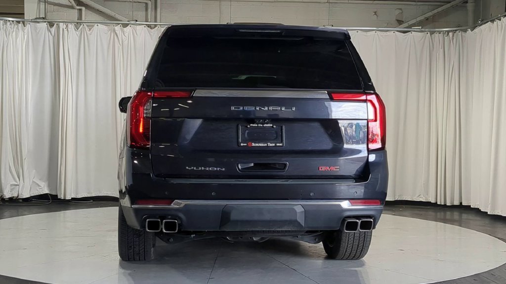 Used 2026 GMC Yukon Denali w/ Denali Reserve Package AWD/4WD image 9