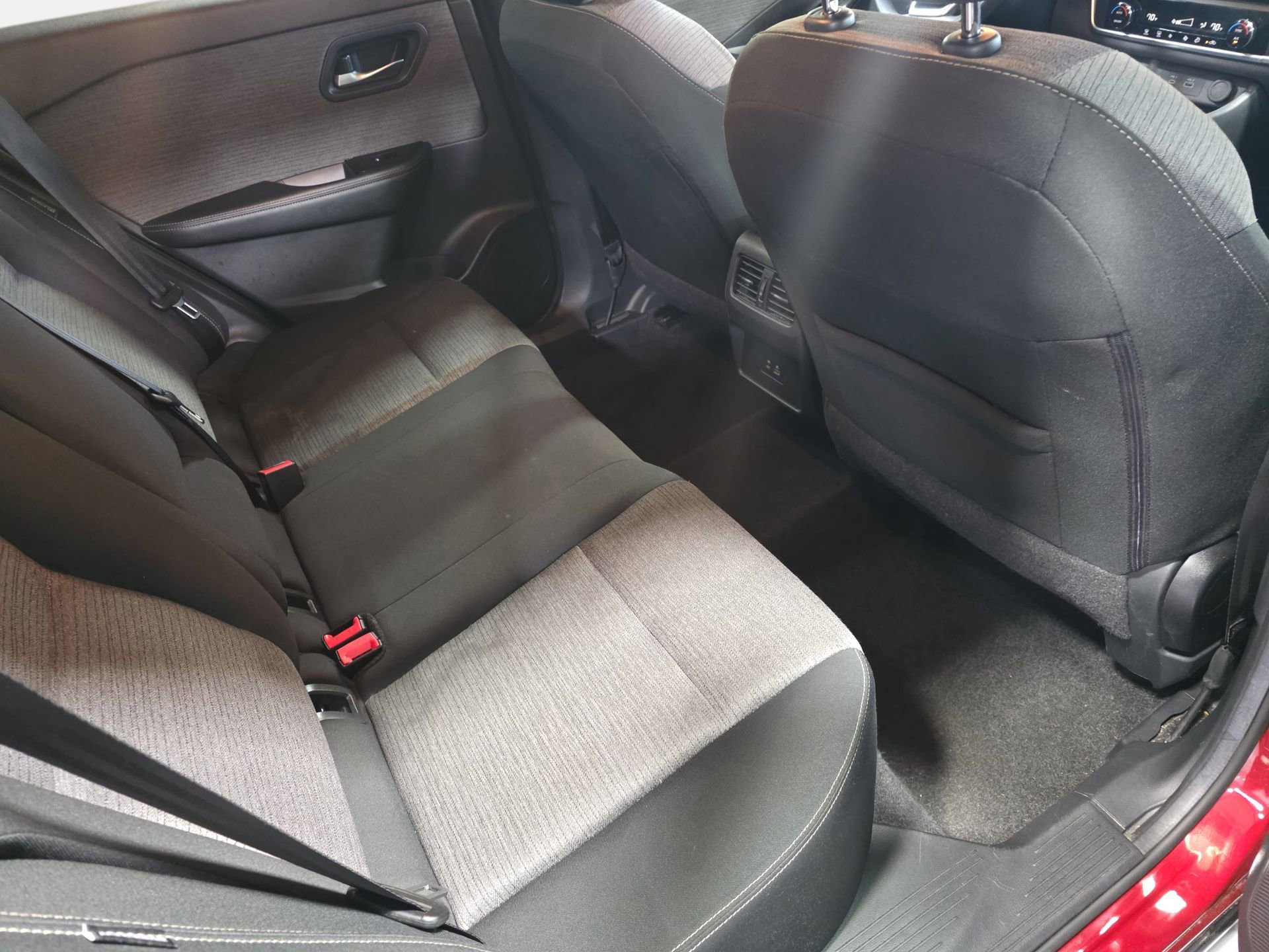 Used 2023 Nissan Rogue SV FWD image 11