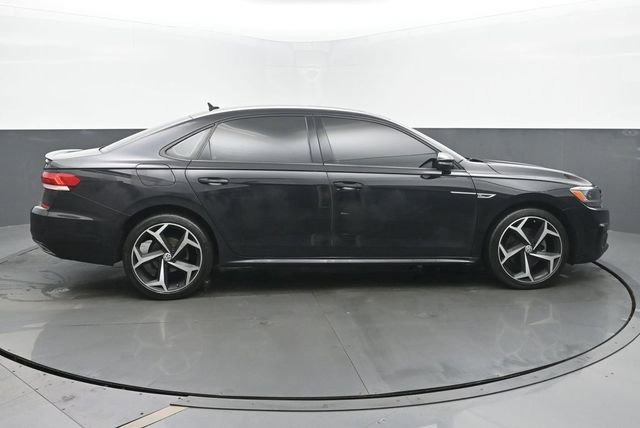 Used 2021 Volkswagen Passat 2.0T R-Line image 6