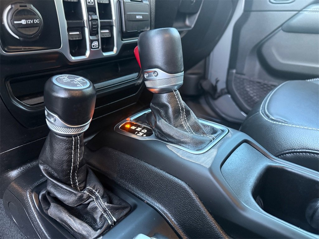 Used 2022 Jeep Wrangler Unlimited Sahara image 24