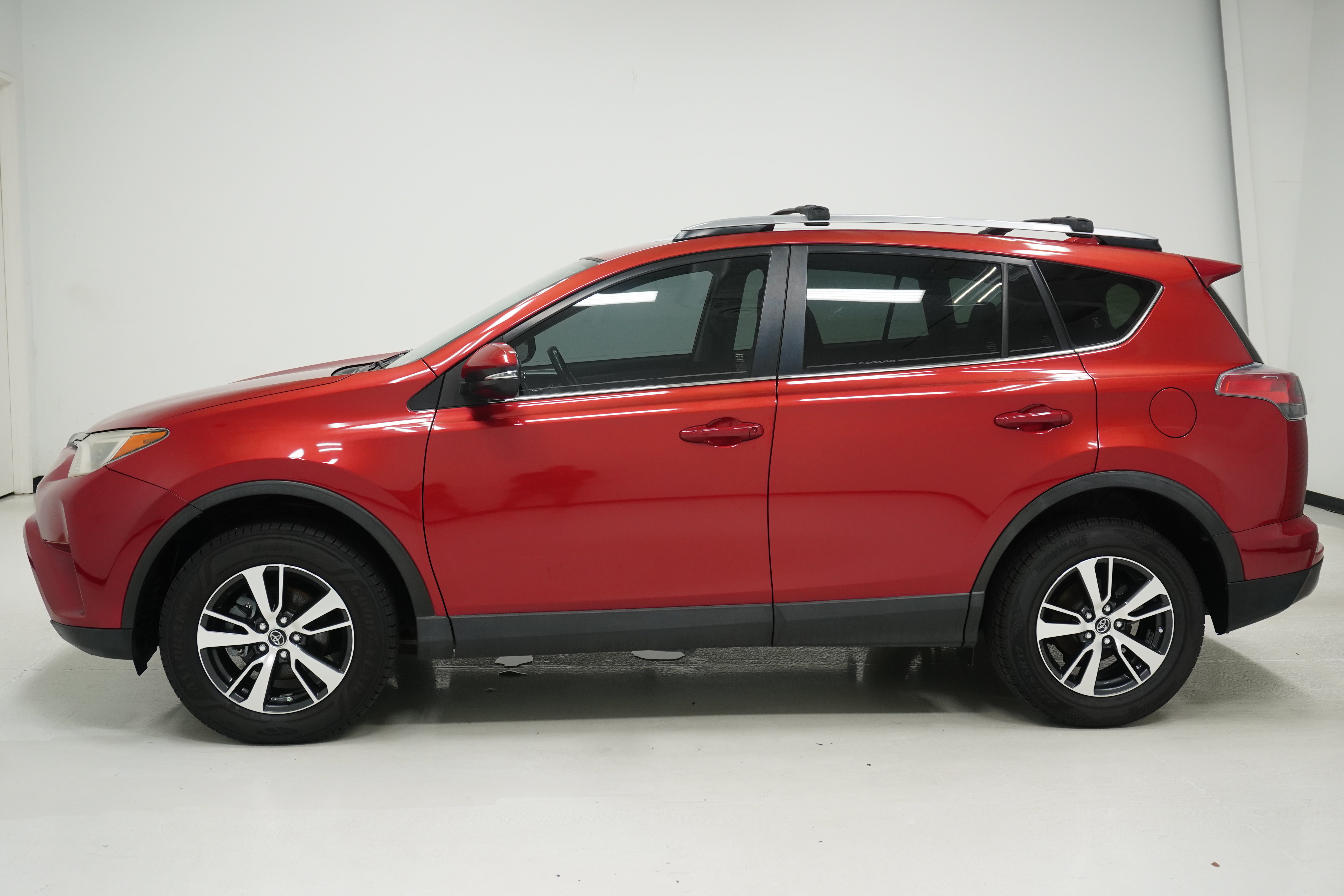 Used 2017 Toyota RAV4 XLE w/ Plus Special Value Package FWD image 7