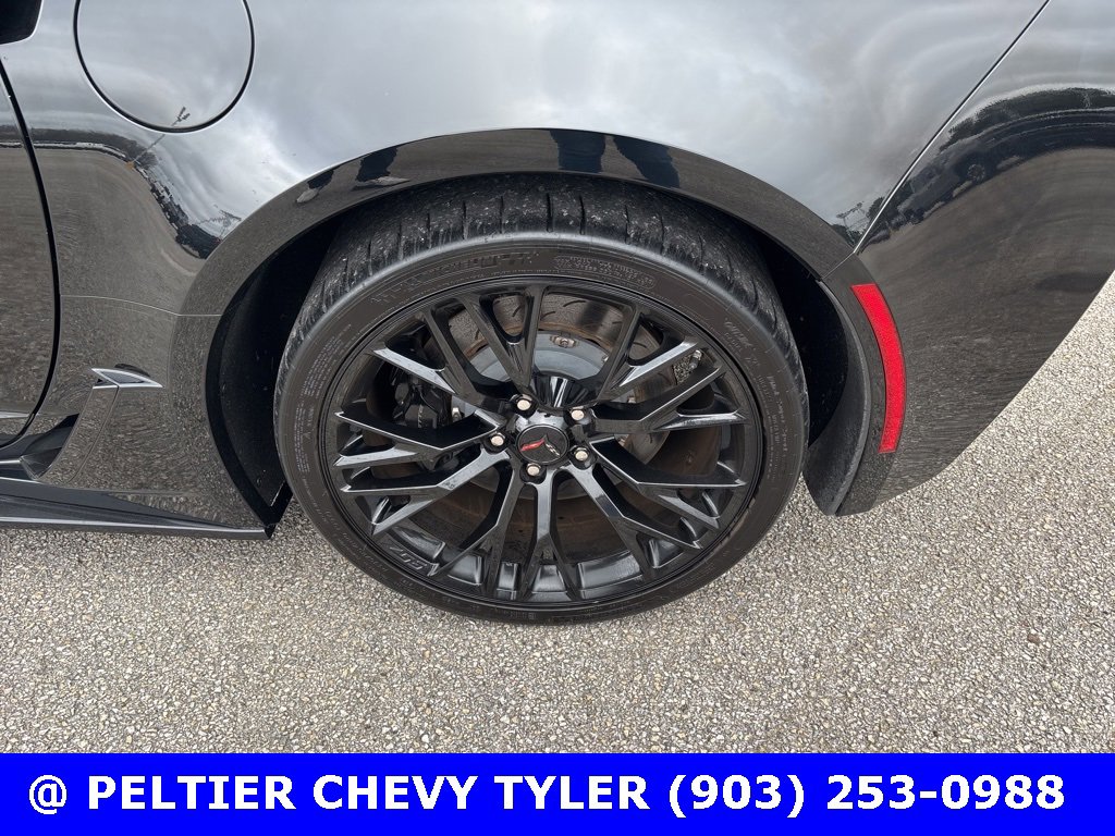 Used 2016 Chevrolet Corvette Z06 w/ 2LZ Preferred Equipment Group image 5