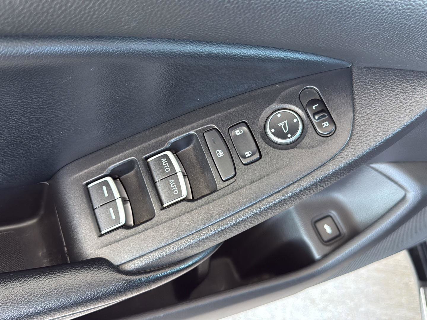 Used 2019 Honda Accord EX image 12