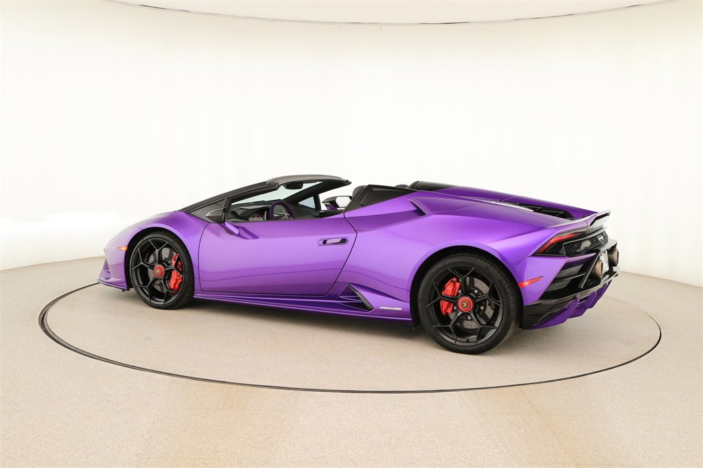 Used 2024 Lamborghini Huracan EVO image 3