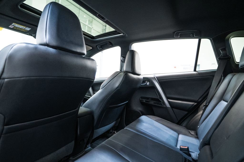Used 2016 Toyota RAV4 SE image 14