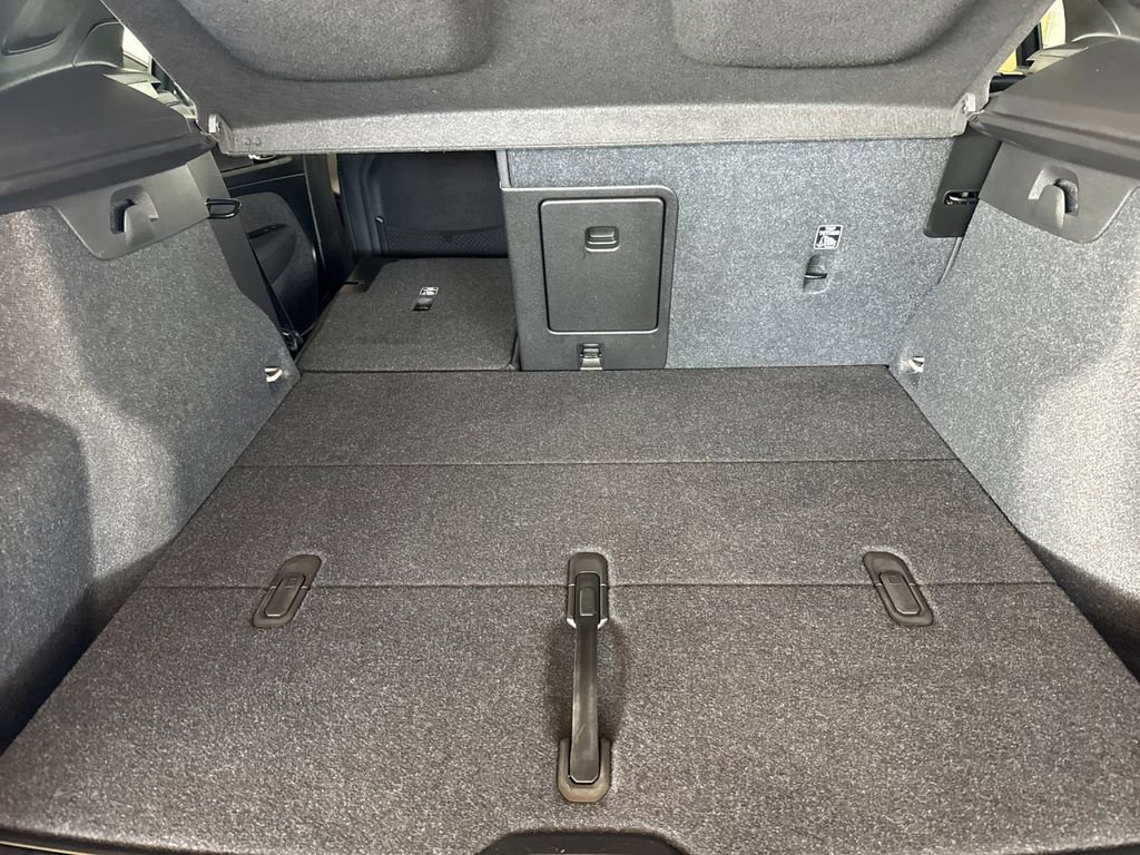 Certified 2023 Volvo XC40 Recharge Plus image 14