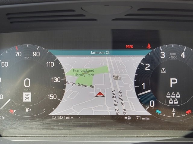 Used 2024 Land Rover Discovery S image 27