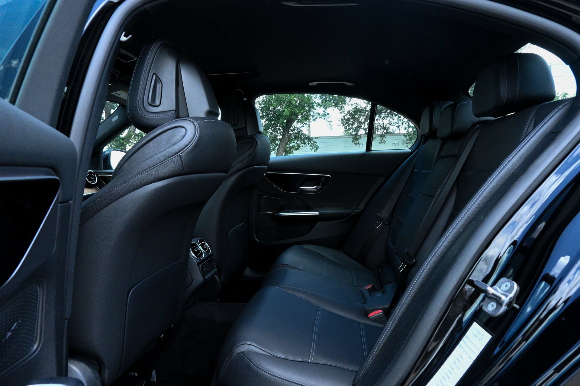 Used 2025 Mercedes-Benz C 300 Sedan image 18