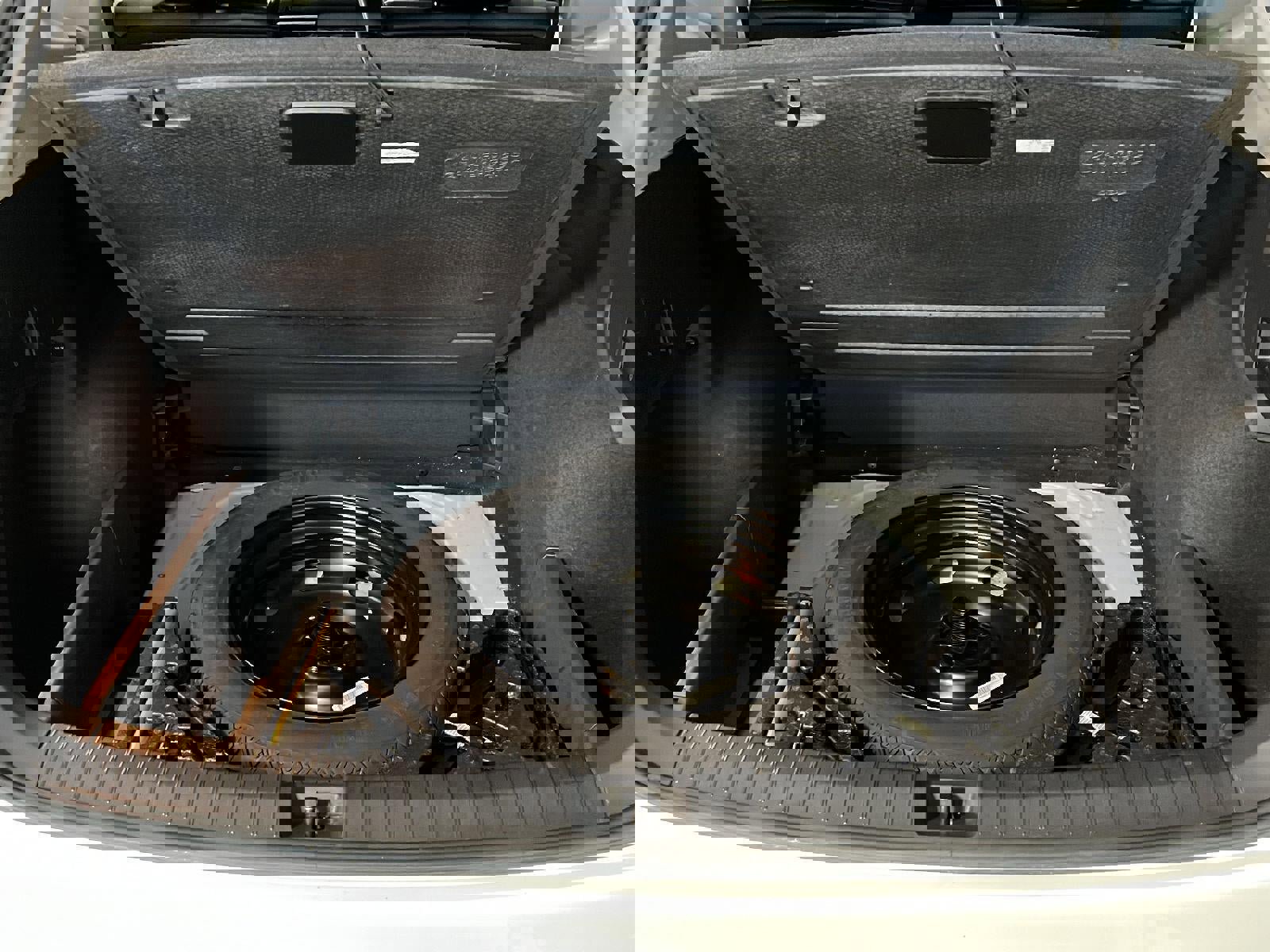 Used 2018 Volkswagen Tiguan SE image 10