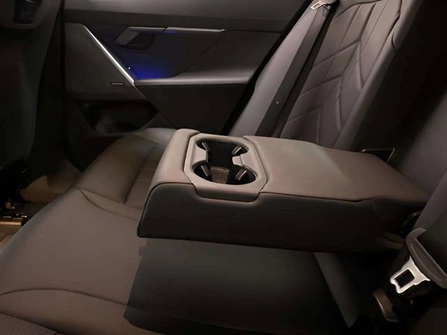 Used 2025 BMW 530i RWD image 70