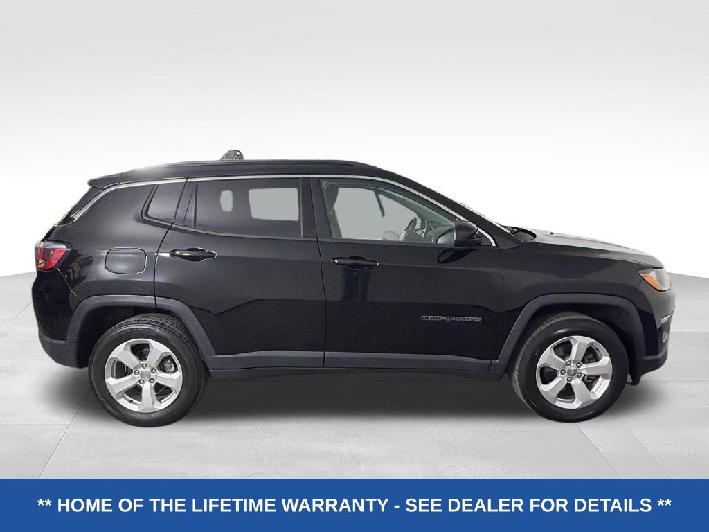 Used 2018 Jeep Compass Latitude w/ Popular Equipment Group AWD/4WD image 2