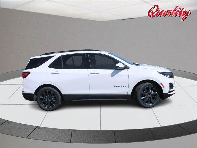 Used 2022 Chevrolet Equinox RS w/ LPO, Floor Liner Package image 2