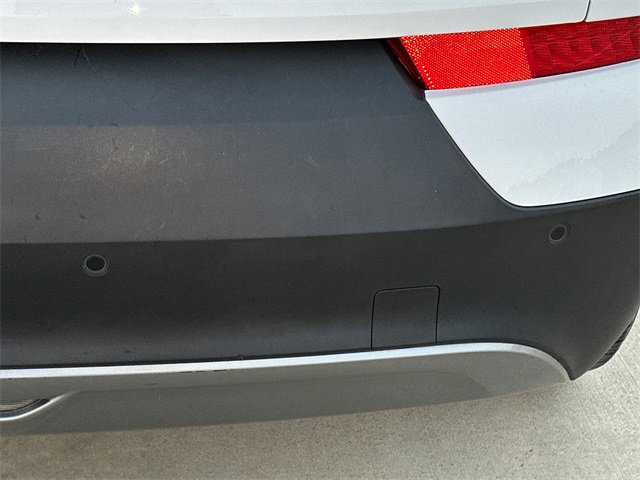 Used 2022 Chevrolet Bolt EUV LT w/ Convenience Package image 9