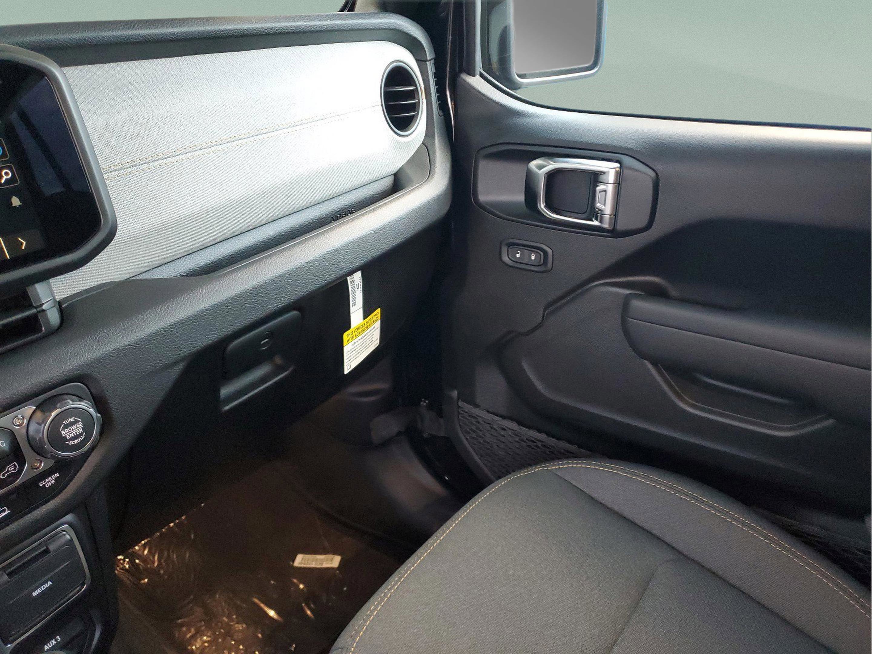 New 2025 Jeep Gladiator Willys image 13