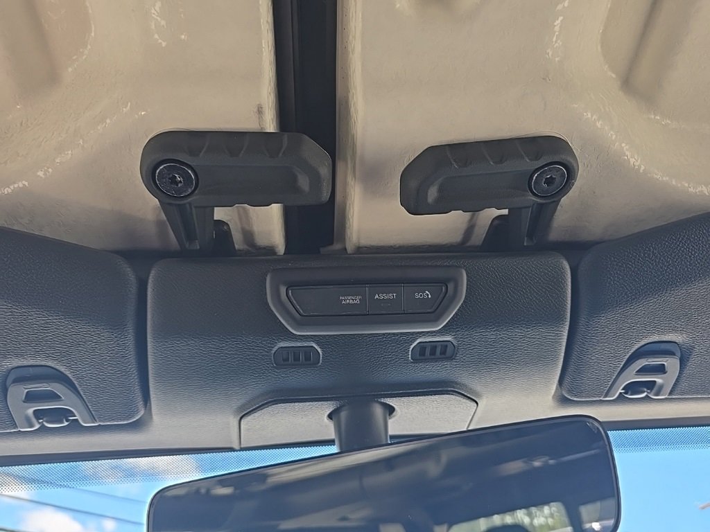 Certified 2023 Jeep Gladiator Willys image 32