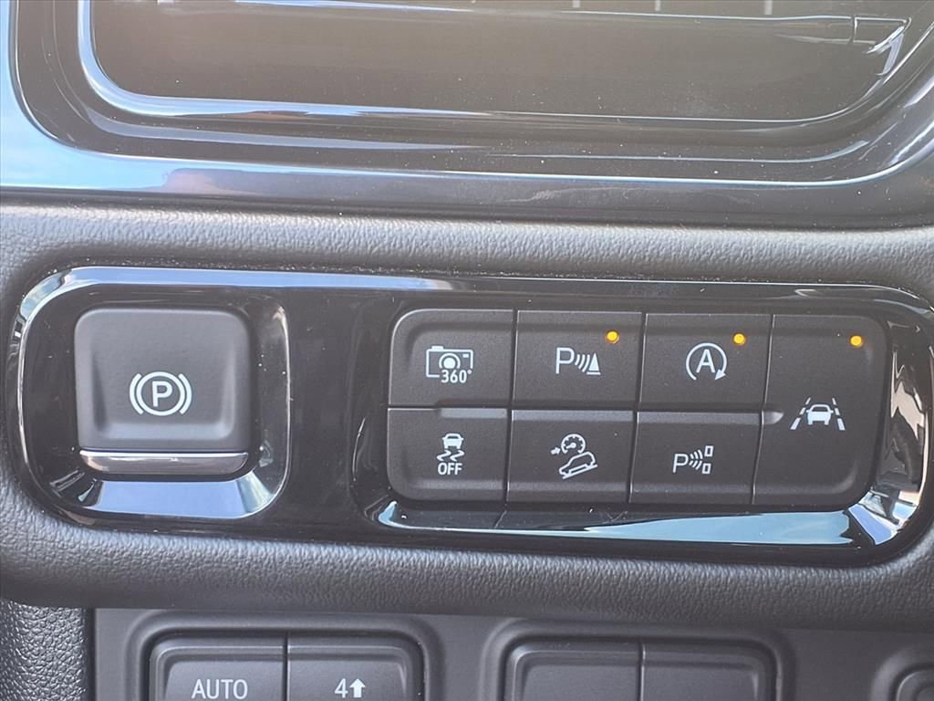 New 2026 GMC Yukon AT4 w/ AT4 Premium Plus Package image 9