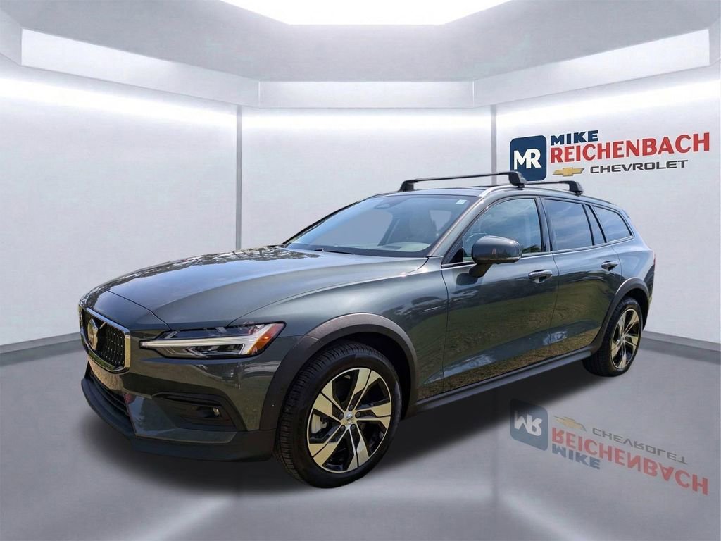 Used 2026 Volvo V60 B5 Cross Country Plus w/ Protection Package Premier AWD/4WD image 8