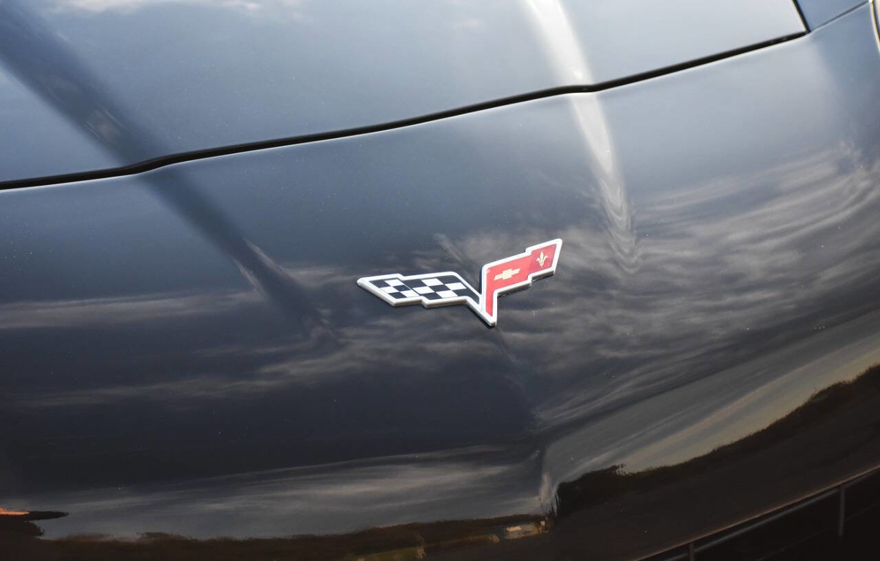 Used 2007 Chevrolet Corvette Base 2dr Coupe w/ Preferred Equipment Group image 9