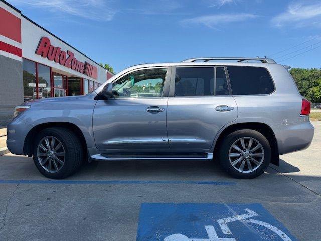 Used 2011 Lexus LX 570 4WD w/ Luxury Pkg image 2