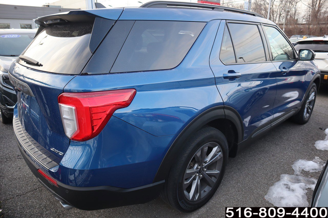 Used 2022 Ford Explorer XLT w/ Equipment Group 202A image 4