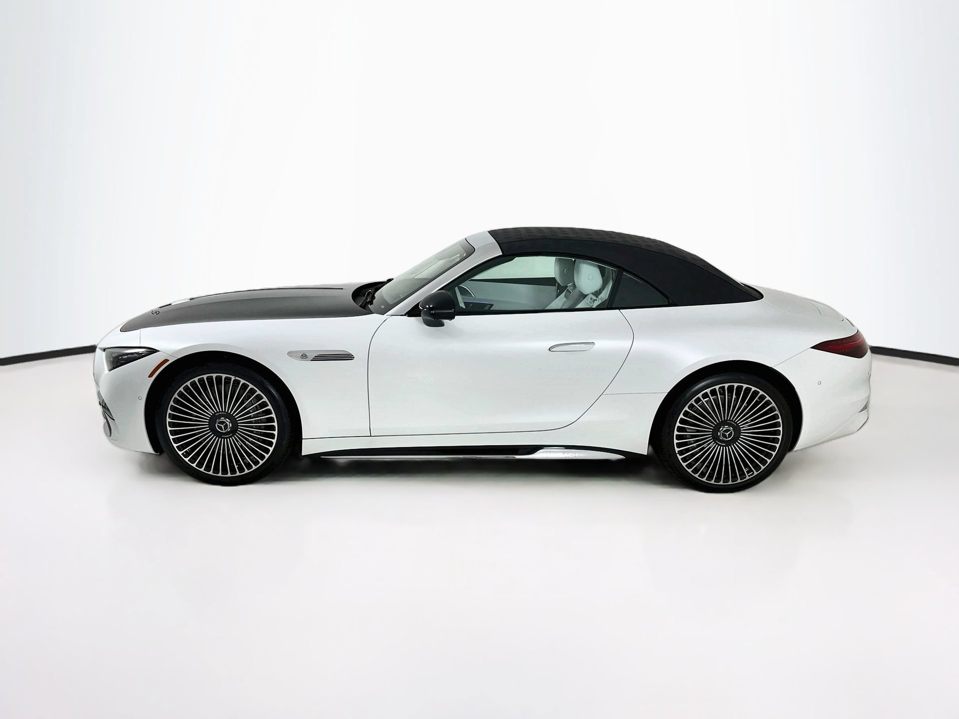 New 2027 Mercedes-Benz Maybach SL 680 image 5