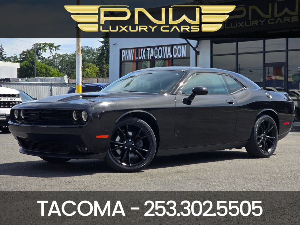 Used 2016 Dodge Challenger SXT Plus RWD image 1
